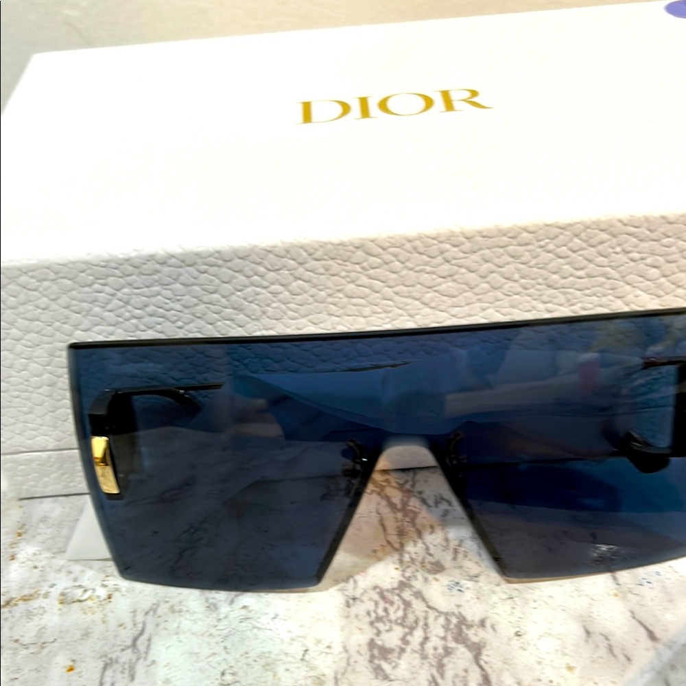 Dior Oversized Sunglasses - Black